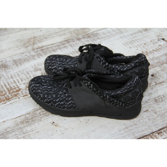 STEVE MADDEN GIRL Women's Sz 7.5 Airratic Low Top Lace Up Black Gray Sneakers - Picture 1 of 4